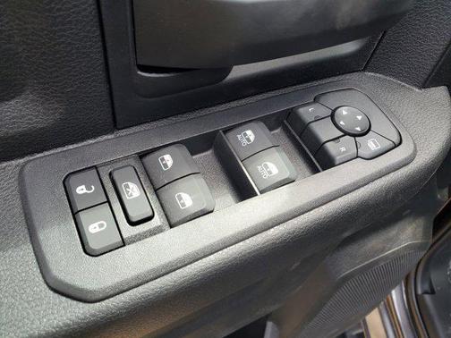 2025 RAM 2500 Tradesman Crew Cab 4x4 6'4' Box