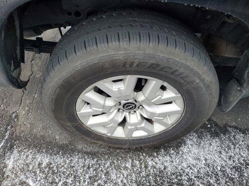 2023 Nissan Frontier SV