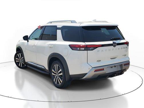 2022 Nissan Pathfinder Platinum 4WD