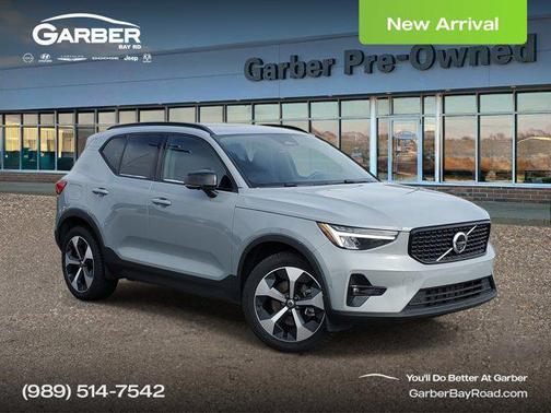 2024 Volvo XC40 B5 Plus Dark Theme
