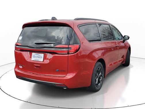 2025 Chrysler Pacifica Hybrid Premium S Appearance Pkg