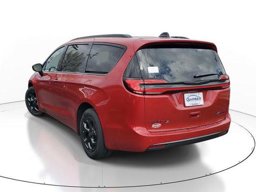 2025 Chrysler Pacifica Hybrid Premium S Appearance Pkg