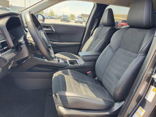 2024 Mitsubishi Outlander SE Black Edition S-AWC