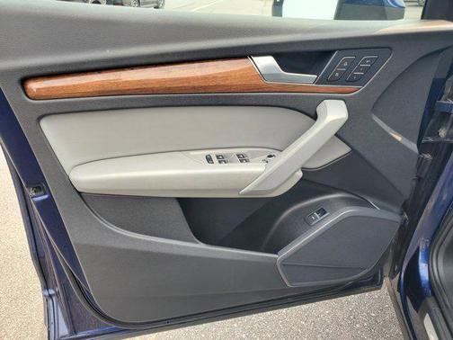 2022 Audi Q5 45 S line Premium