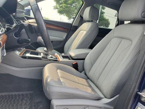 2022 Audi Q5 45 S line Premium