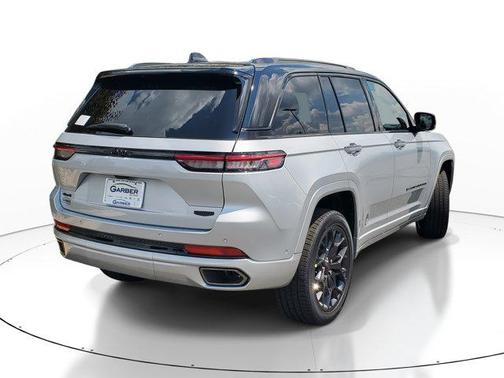 2025 Jeep Grand Cherokee Summit
