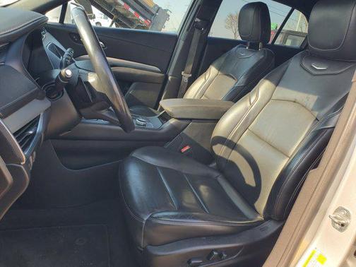 2021 Cadillac XT4 Premium Luxury