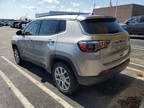 2023 Jeep Compass Latitude Lux