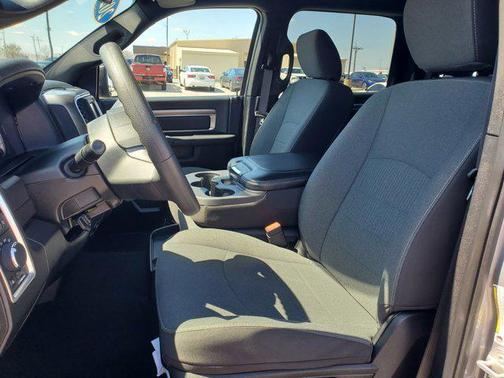 2024 RAM 1500 Classic Warlock Crew Cab 4x4 5'7' Box