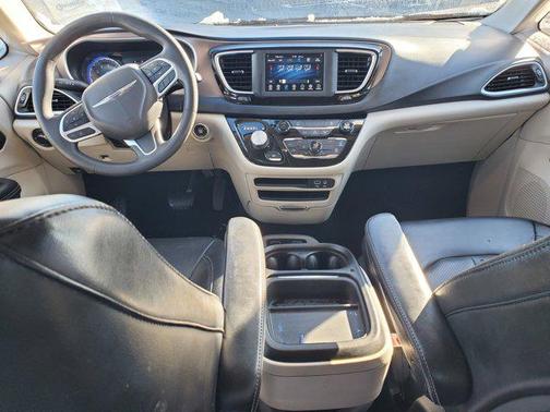 2020 Chrysler Voyager LXI