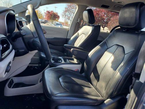 2020 Chrysler Voyager LXI