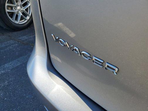 2020 Chrysler Voyager LXI