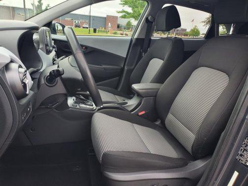 2020 Hyundai KONA SEL Plus