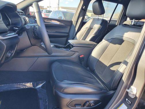 2022 Jeep Grand Cherokee Altitude