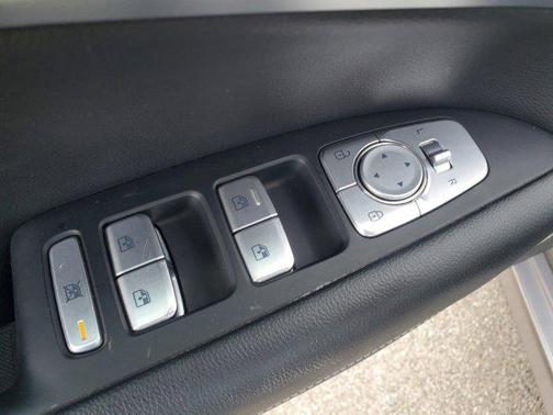 2023 Genesis G70 2.0T AWD