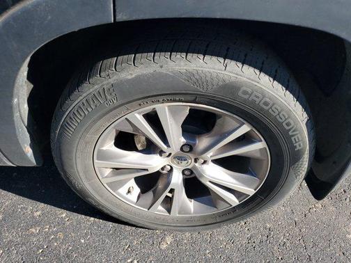 2014 Toyota Highlander LE