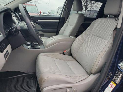 2014 Toyota Highlander LE