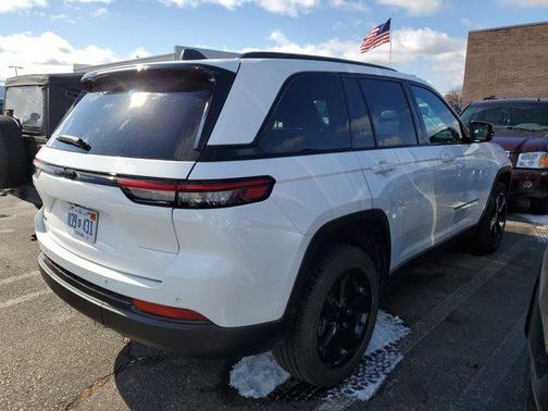 2023 Jeep Grand Cherokee Altitude