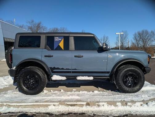 2024 Ford Bronco WILDTRAK