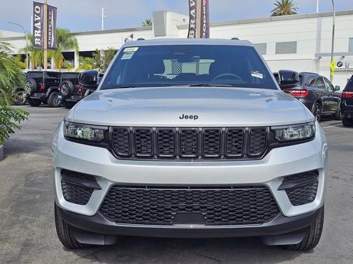 2025 Jeep Grand Cherokee Altitude