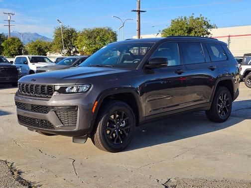 Baltic Gray Metallic Clearcoat 2026 Jeep Grand Cherokee L Altitude
