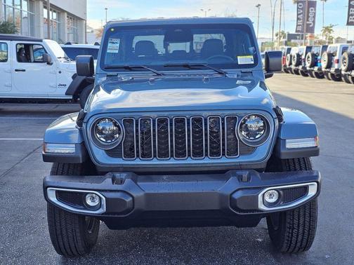 2026 Jeep Gladiator Sahara 4x4
