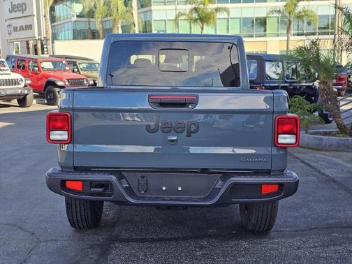 2026 Jeep Gladiator Sahara 4x4