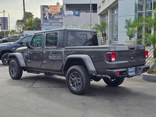 2026 Jeep Gladiator Sport S