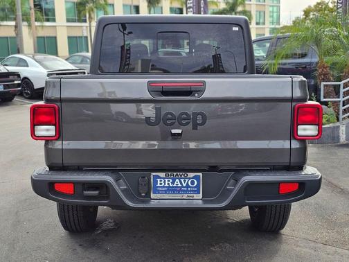 2026 Jeep Gladiator Sport S