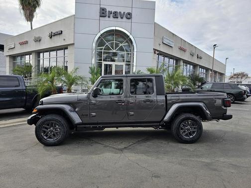 2026 Jeep Gladiator Sport S