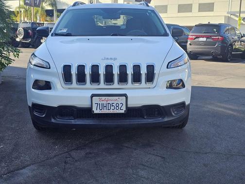 2016 Jeep Cherokee Sport