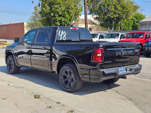 Diamond Black Crystal Pearlcoat 2026 RAM 1500 Big Horn/Lone Star