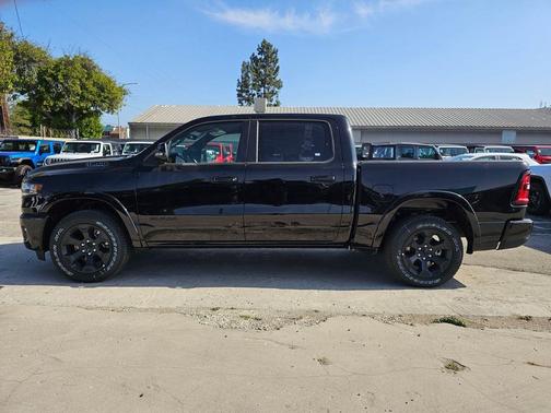Diamond Black Crystal Pearlcoat 2026 RAM 1500 Big Horn/Lone Star