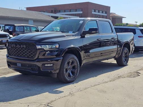 Diamond Black Crystal Pearlcoat 2026 RAM 1500 Big Horn/Lone Star