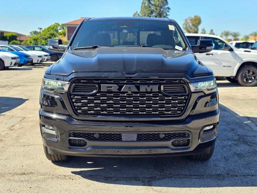 Diamond Black Crystal Pearlcoat 2027 RAM 1500 Big Horn/Lone Star