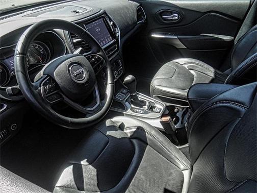 Diamond Black Crystal Pearlcoat 2019 Jeep Cherokee Limited