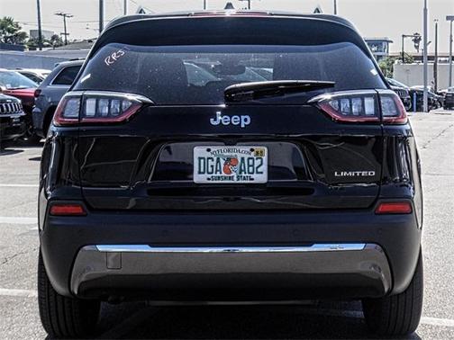 Diamond Black Crystal Pearlcoat 2019 Jeep Cherokee Limited
