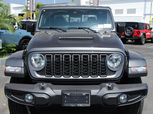 2025 Jeep Gladiator Sport S