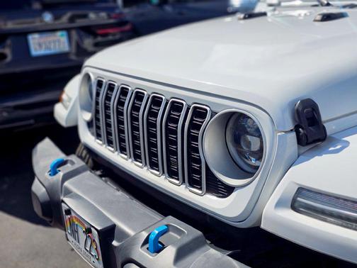 Bright White Clearcoat 2024 Jeep Wrangler 4xe Sahara