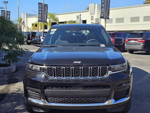 2025 Jeep Grand Cherokee L Laredo