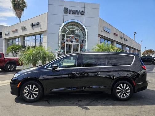 2026 Chrysler Pacifica L