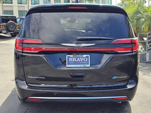2026 Chrysler Pacifica L