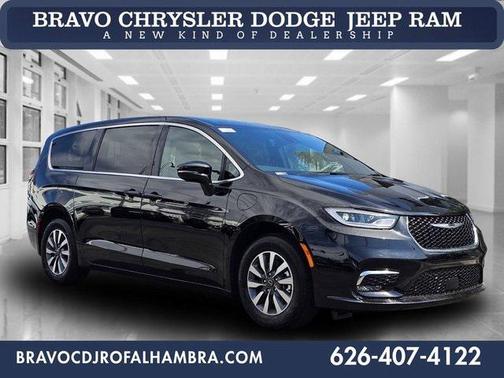 2026 Chrysler Pacifica L