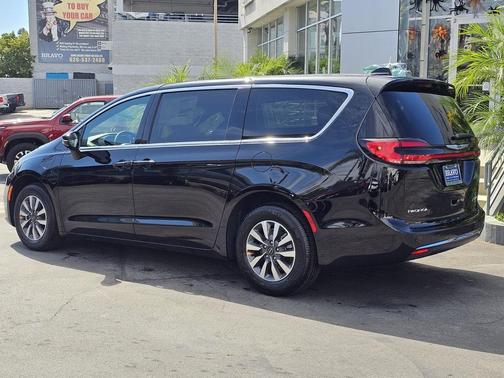 2026 Chrysler Pacifica L