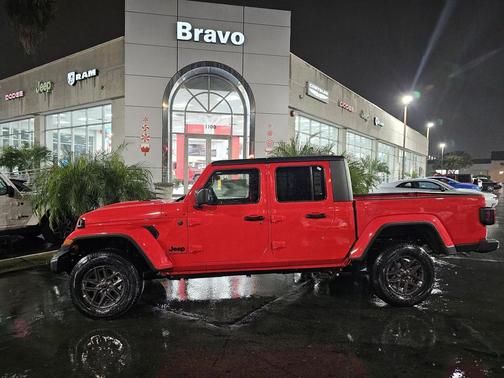 2026 Jeep Gladiator Sport S