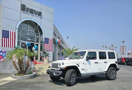 2025 Jeep Wrangler 4-Door Sahara 4x4