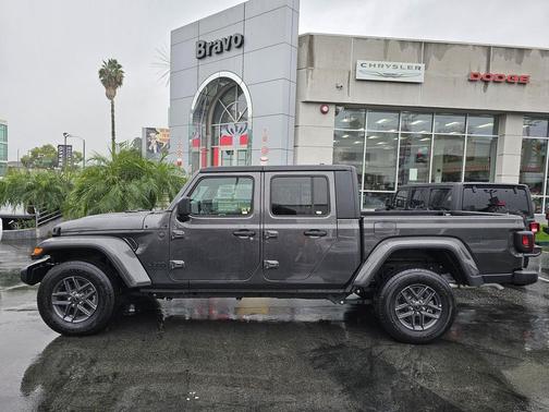 2024 Jeep Gladiator Sport S