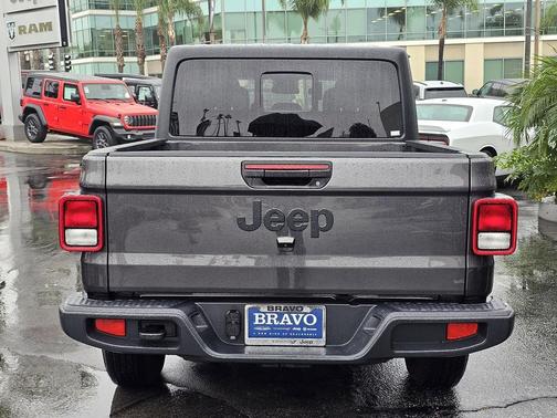 2024 Jeep Gladiator Sport S