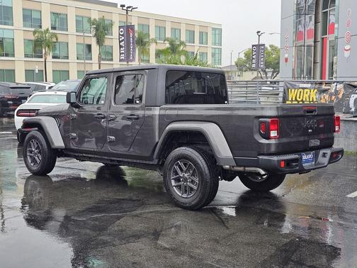 2024 Jeep Gladiator Sport S