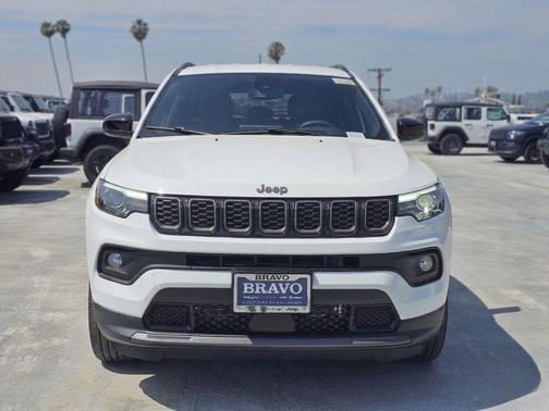 Bright White Clearcoat 2026 Jeep Compass Latitude